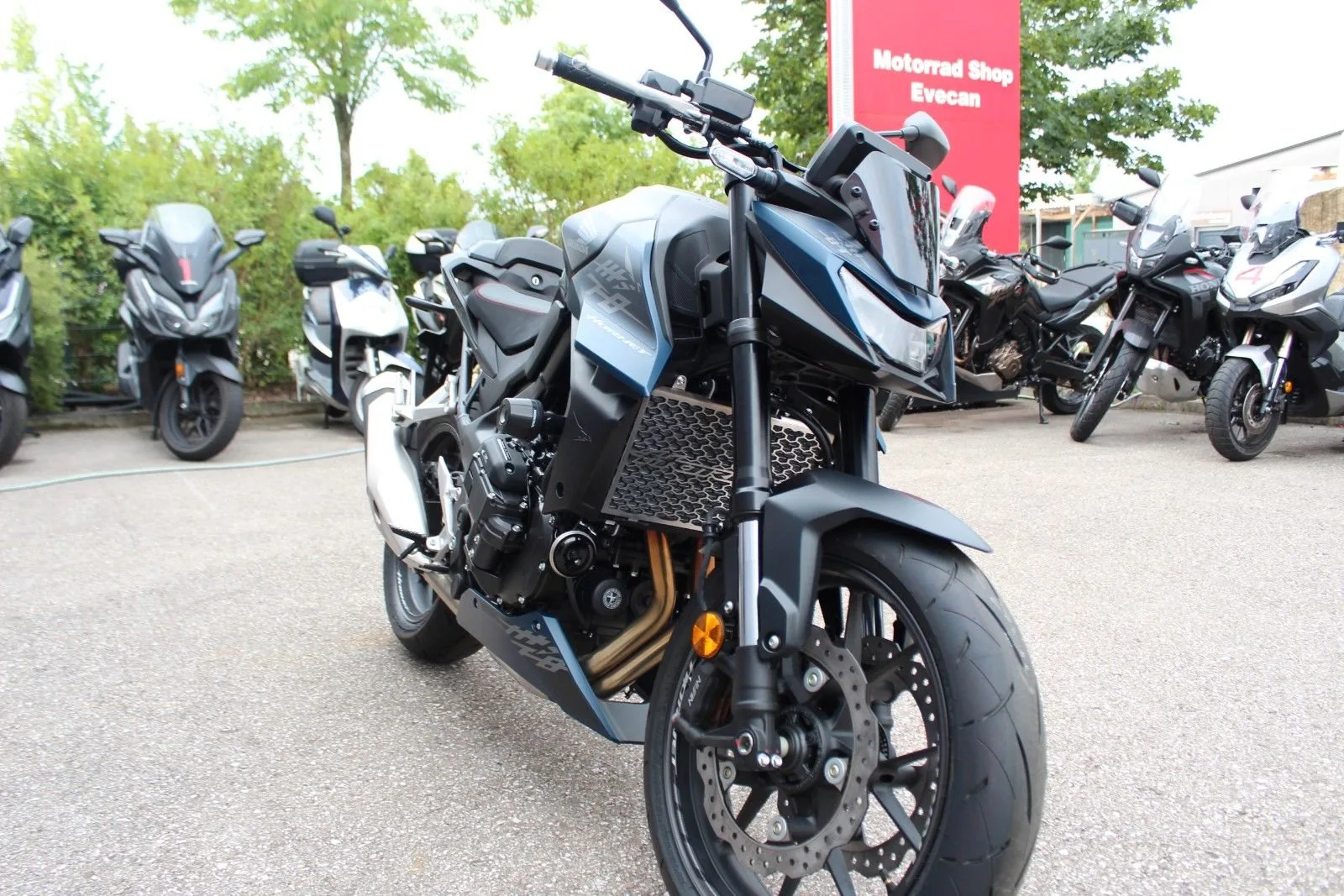 Honda CB750 Hornet E-Clutch