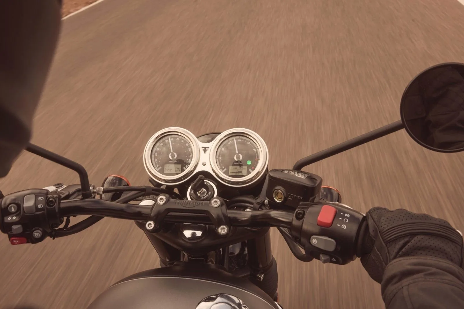 Triumph Bonneville T120 Black