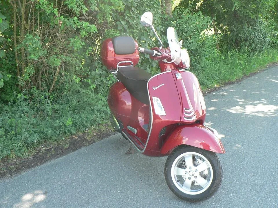 Vespa GTS 300