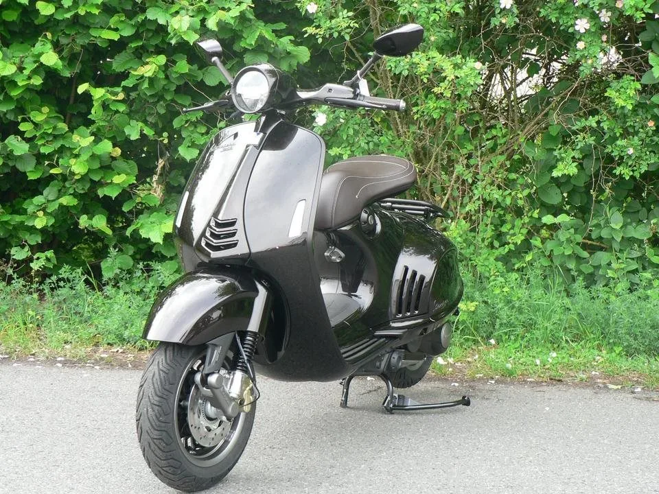 Vespa 946 Horse
