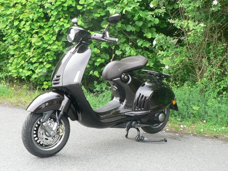 Vespa 946 Horse