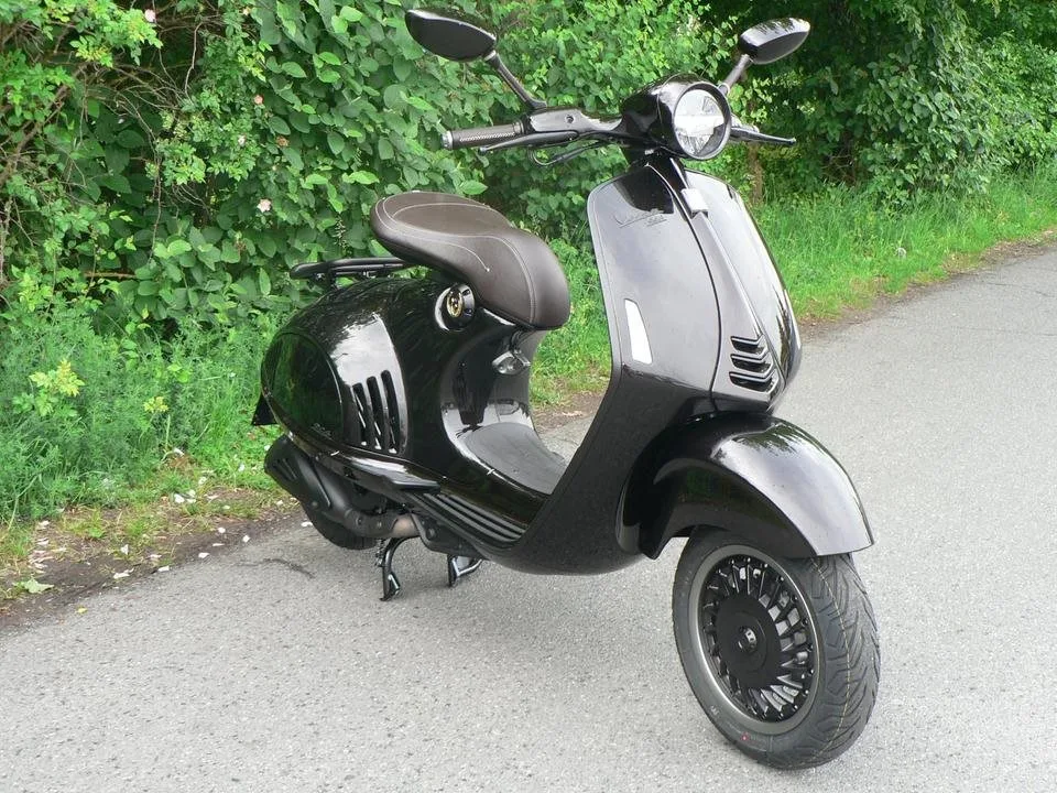Vespa 946 Horse