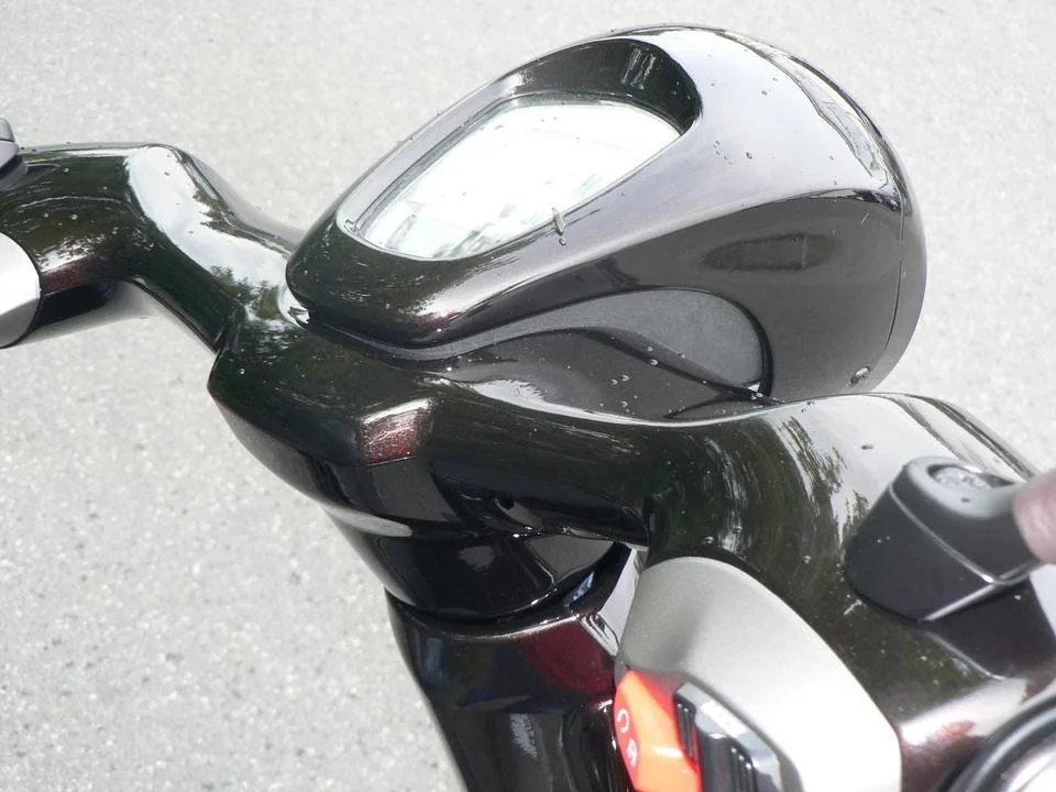 Vespa 946 Horse