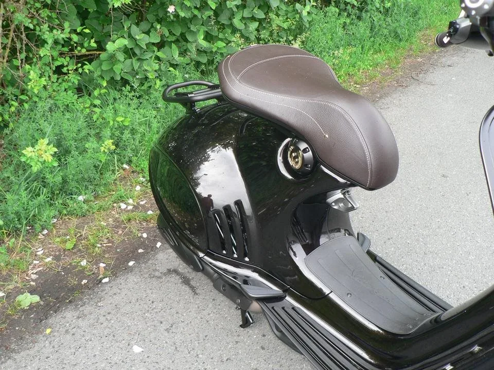 Vespa 946 Horse