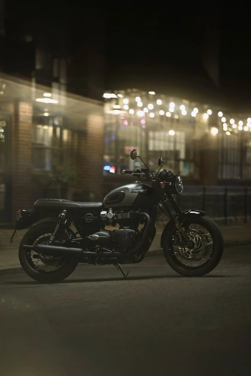 Triumph Bonneville T120 Black