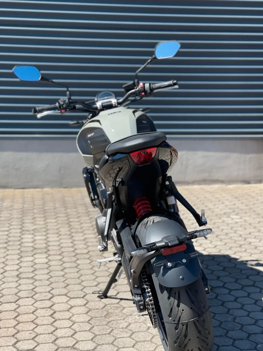 Triumph Trident 660