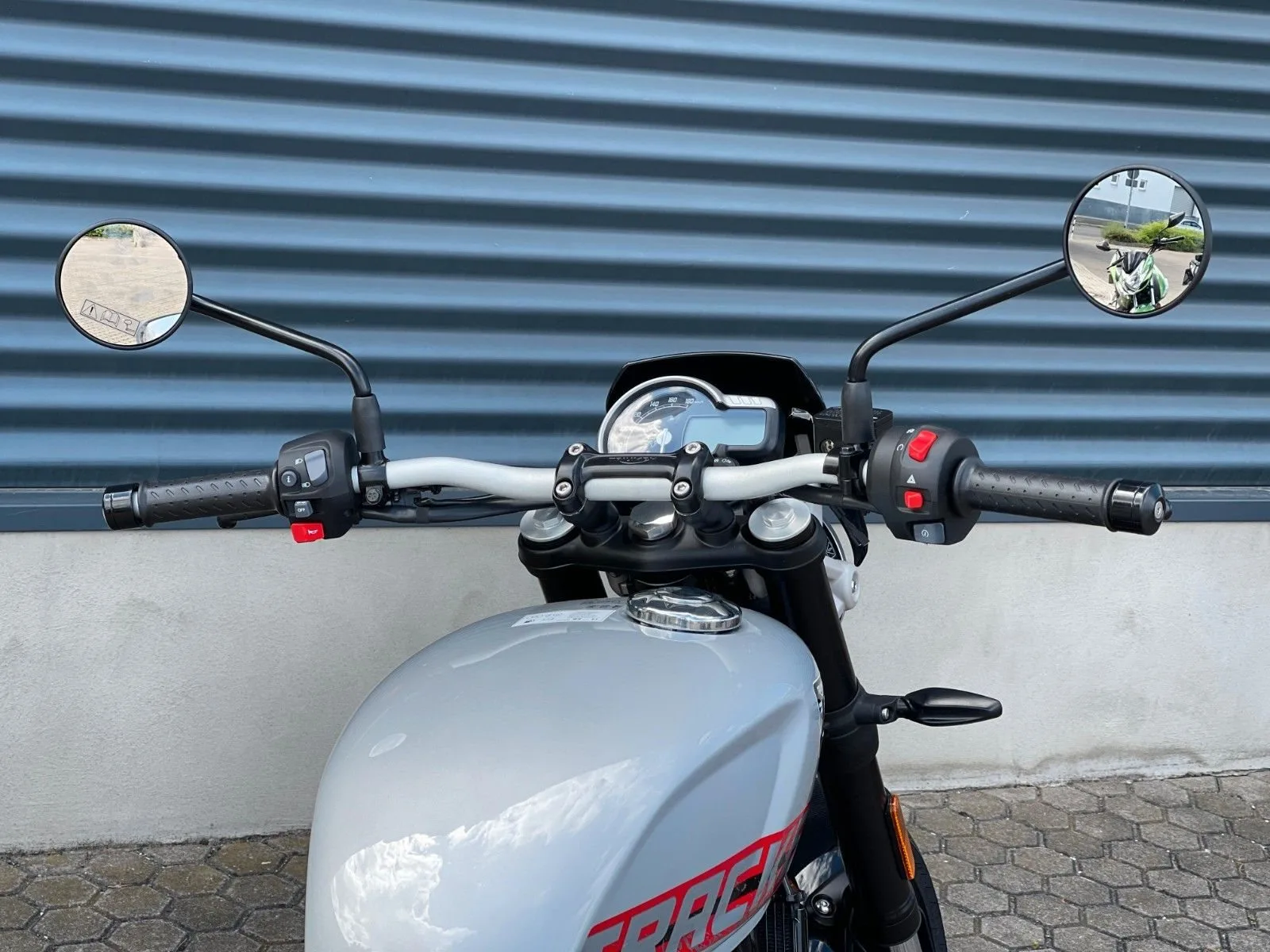 Triumph Tracker 400