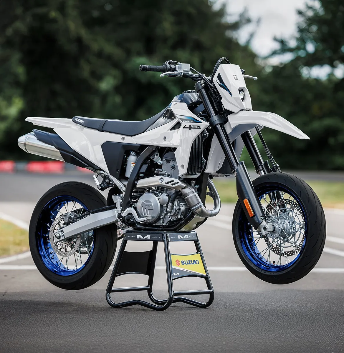 Suzuki DR-Z 400 SM weiß MY 26 Demo