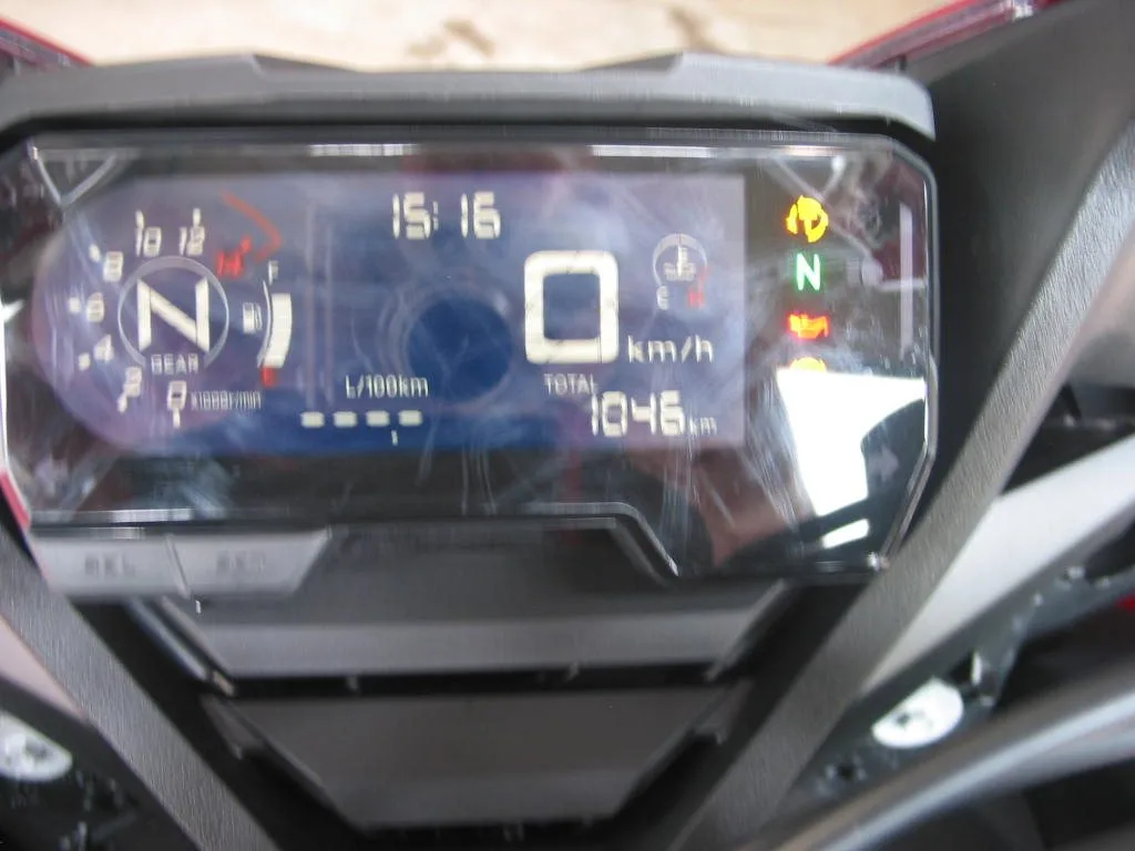 Honda CBR650R nur 1.000 Km
