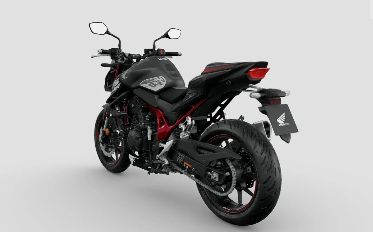 Honda CB750 Hornet E-Clutch Graphite Black mit Zubehör