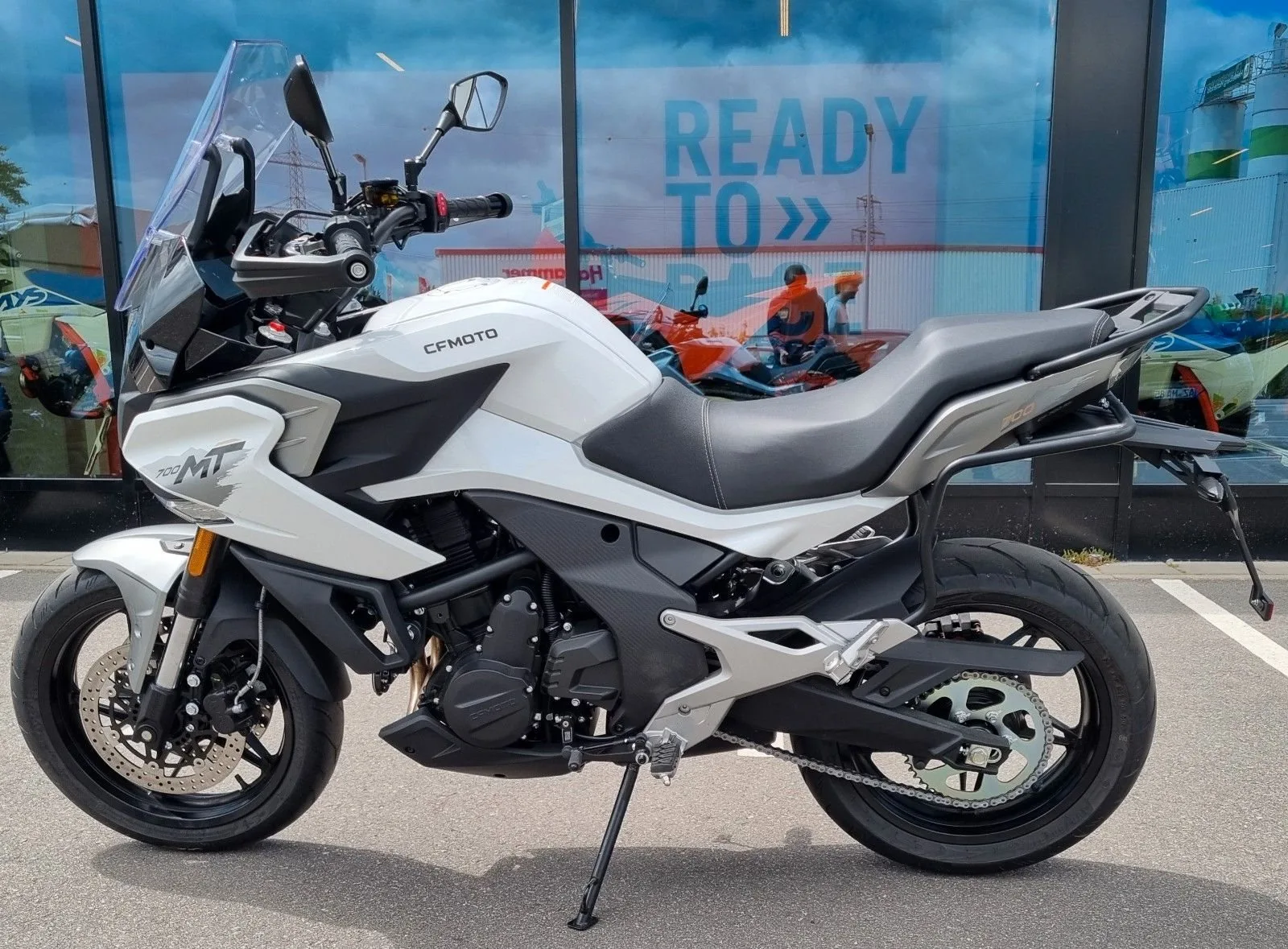 CFMOTO 700MT