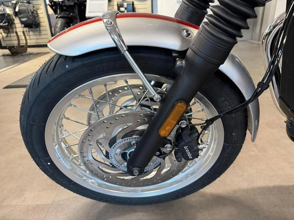 Triumph Bonneville T120 Elvis Presley Special Edition
