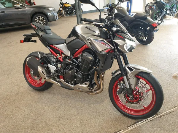 Kawasaki Z900 70 oder 35kw