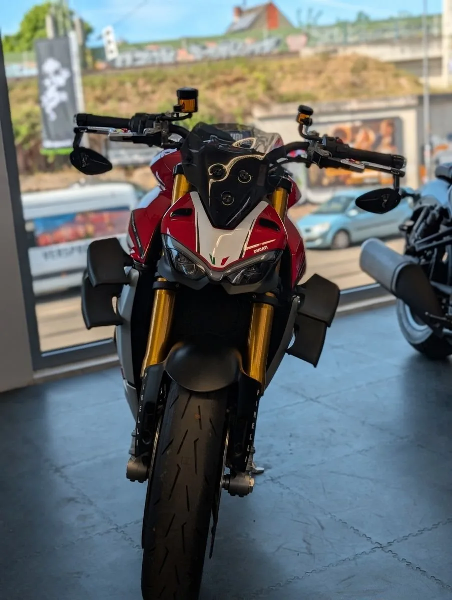 Ducati Streetfighter V4 S