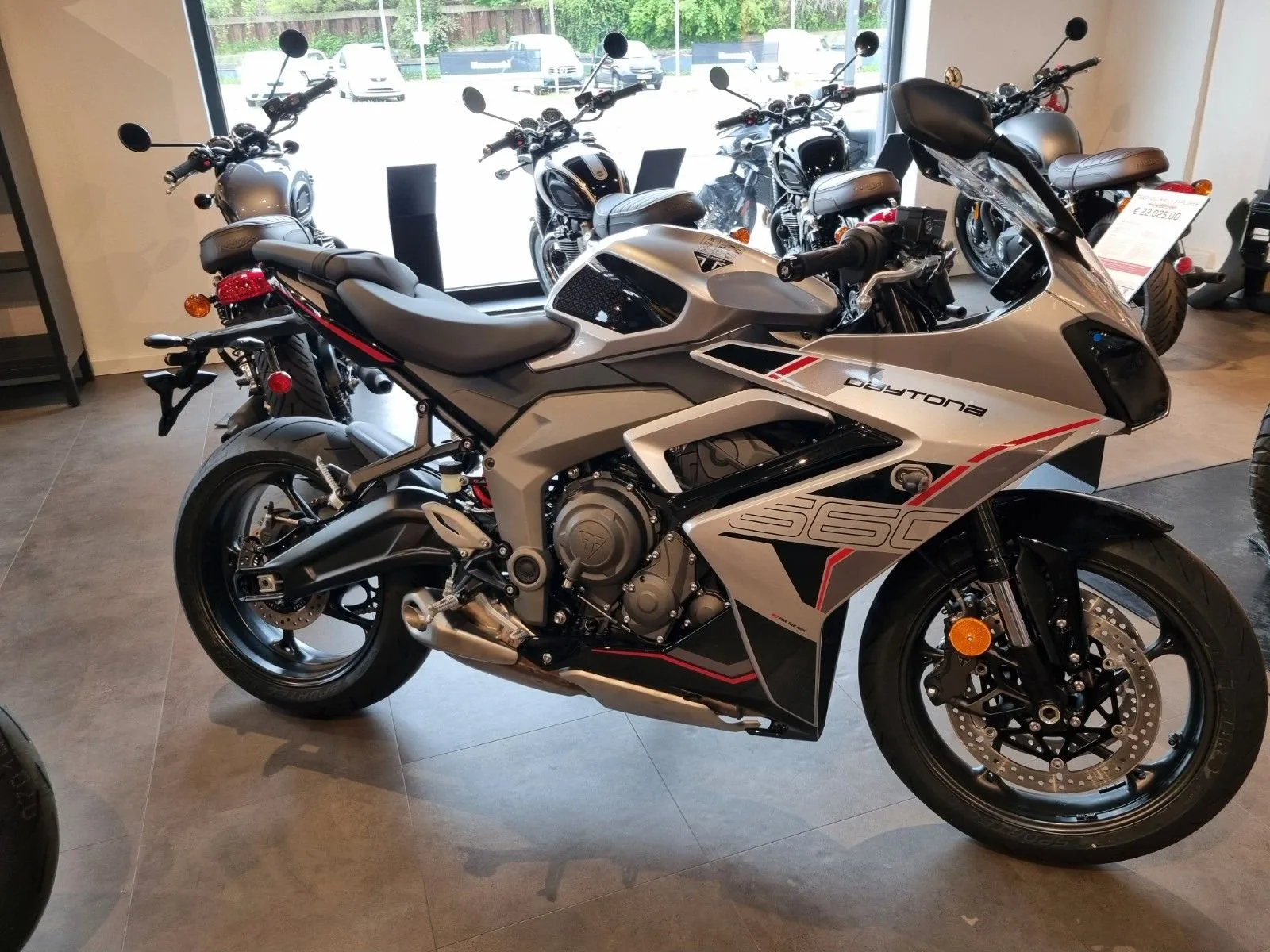 Triumph Daytona 660 35 kW