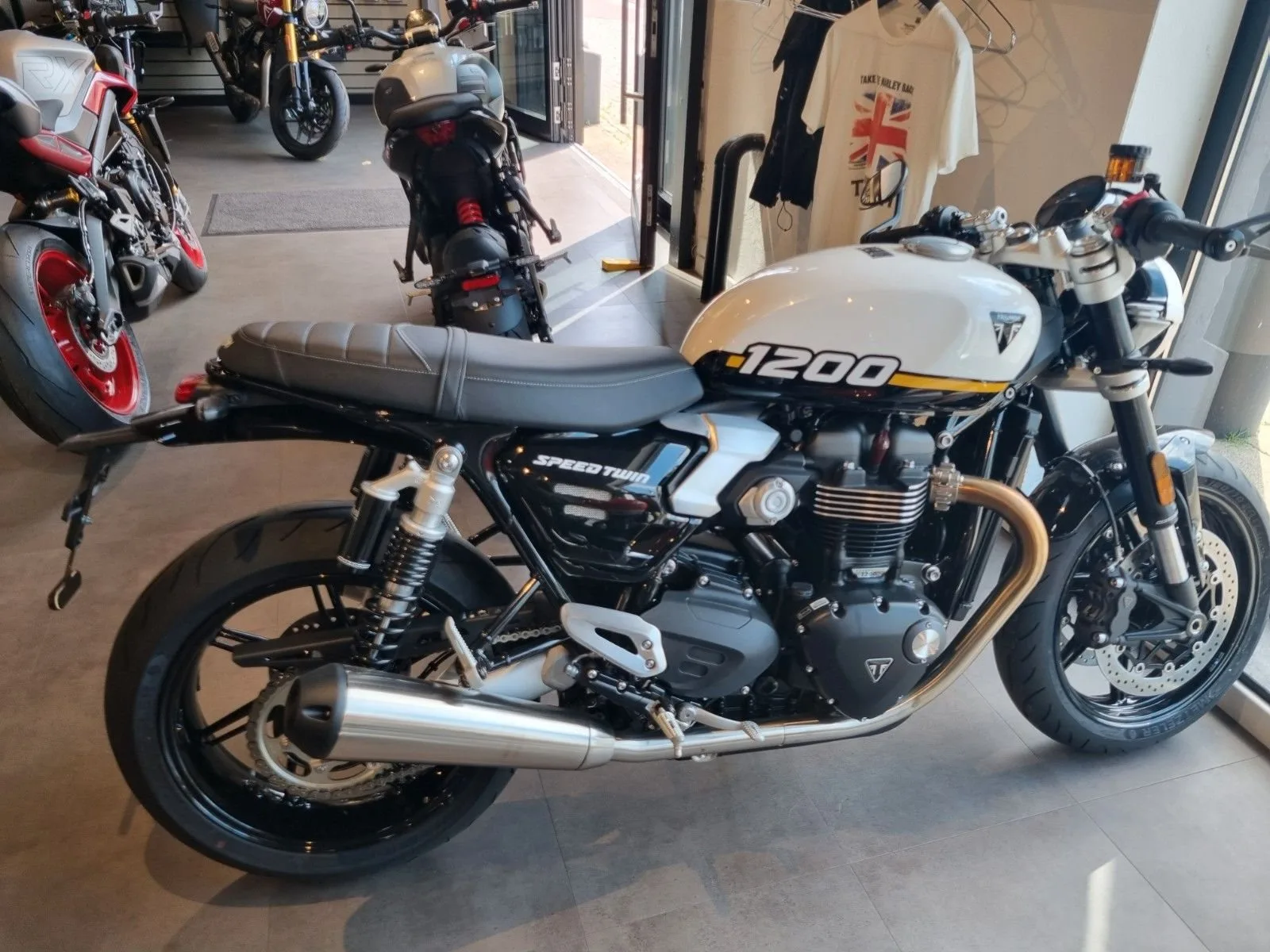 Triumph Speed Twin 1200