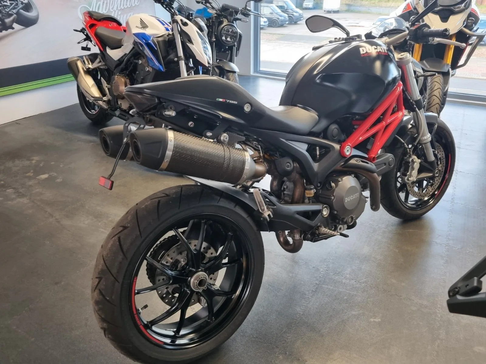 Ducati Monster 796