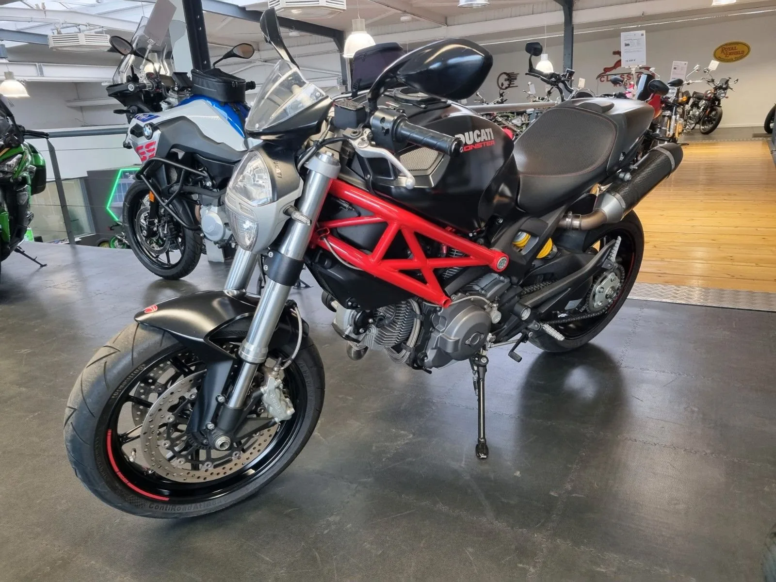 Ducati Monster 796