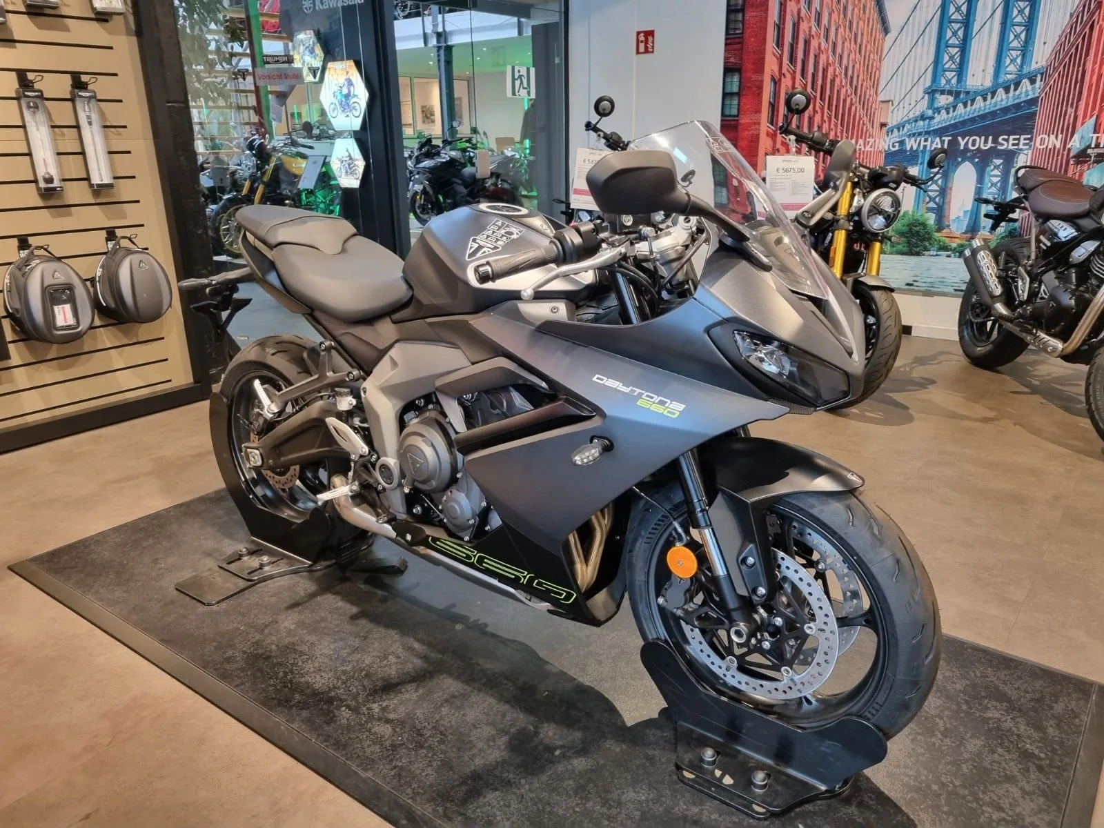 Triumph Daytona 660