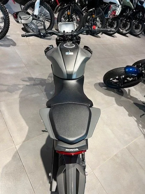Honda CB125R