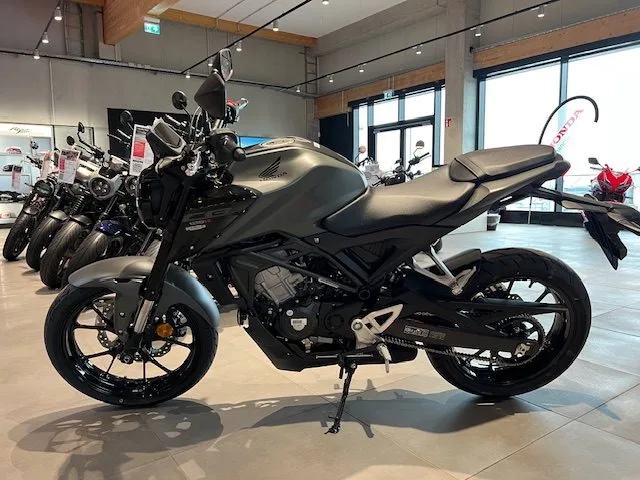 Honda CB125R
