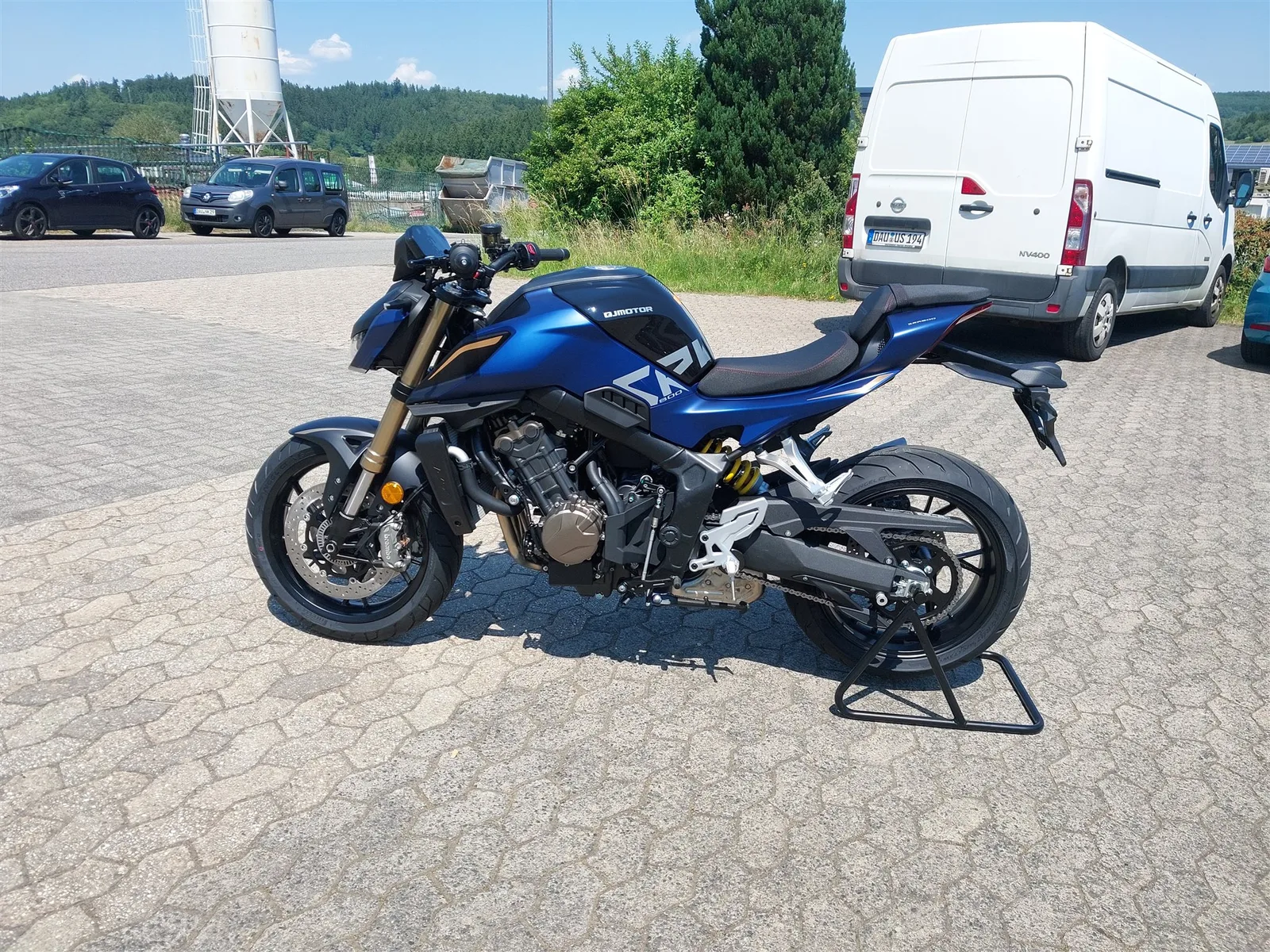 QJ Motor SRK 800