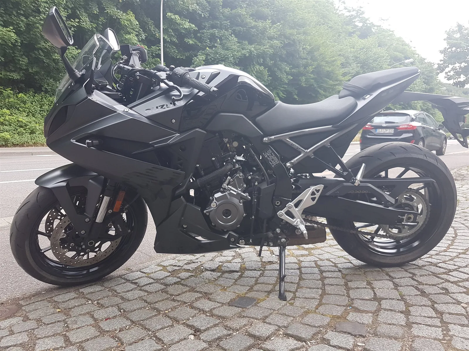 Suzuki GSX-8R Schwarz MY24