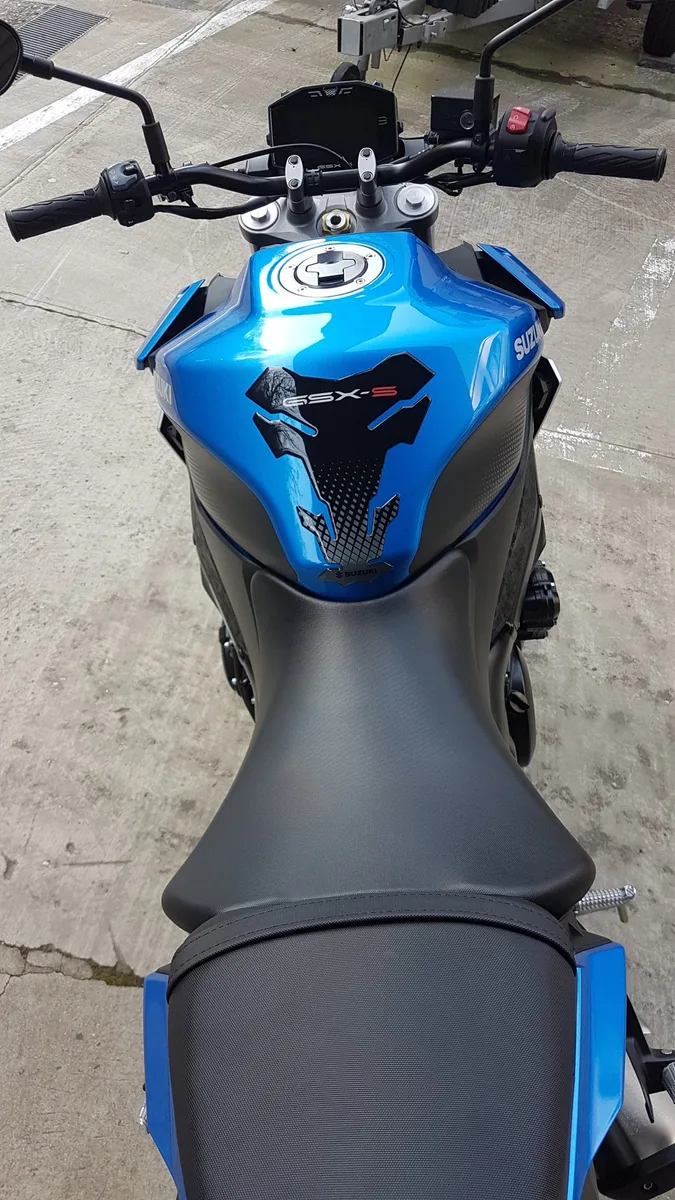 Suzuki GSX-S950 Blau MY22