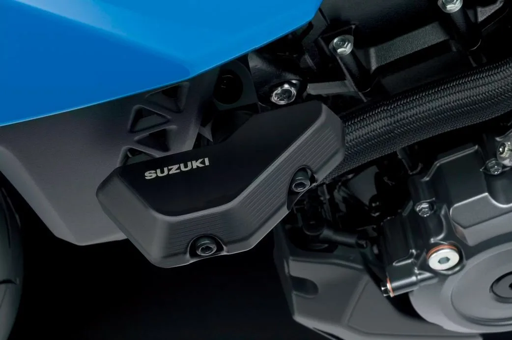 Suzuki GSX-8S MY25 silber DEMO mit Zubehör