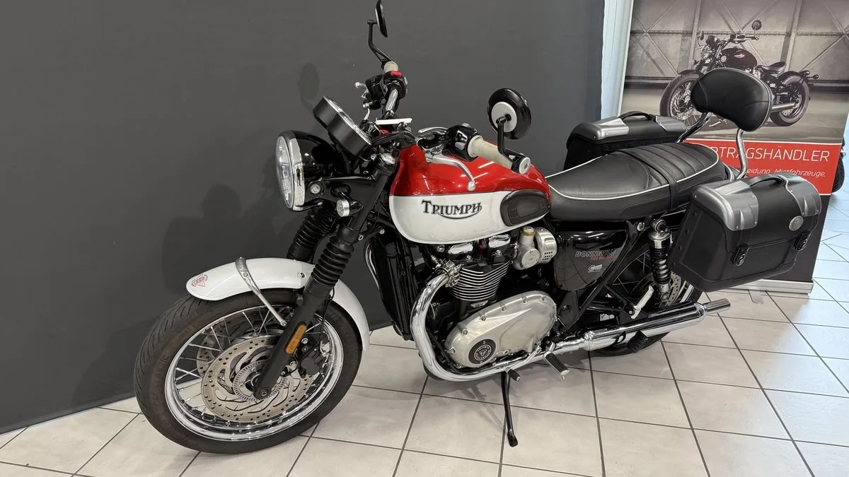 Triumph Bonneville T120 BUD EKINS