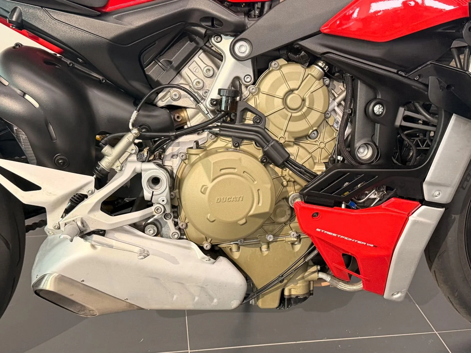 Ducati Streetfighter V4 S