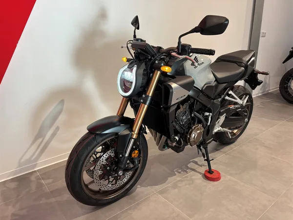 Honda CB650R E-Clutch Tageszulassung