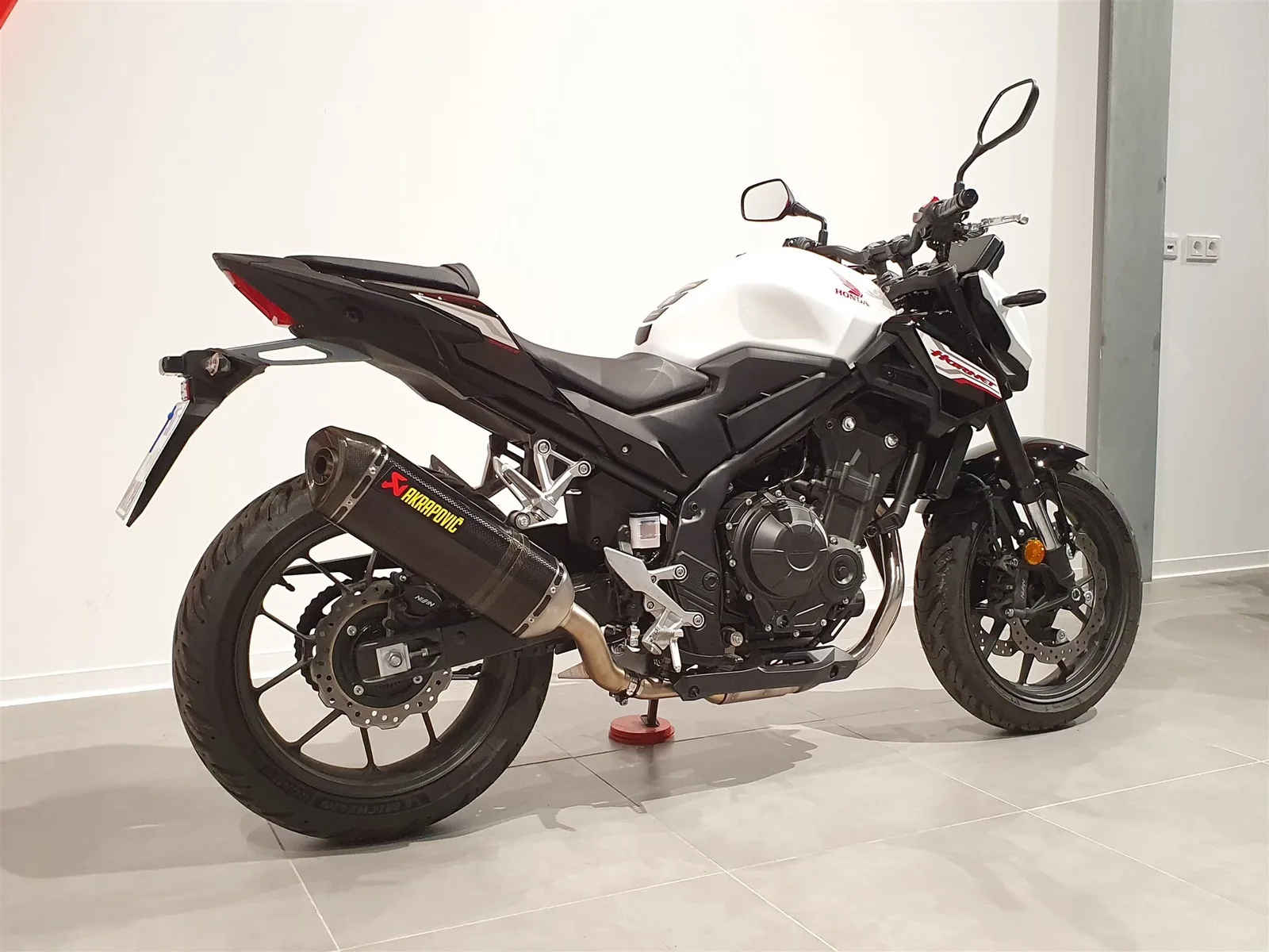 Honda CB500 Hornet Akrapovic Slip-On, Vorführer