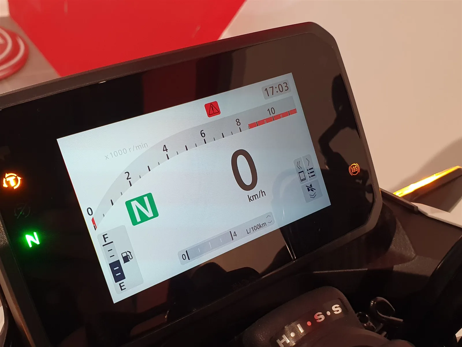 Honda CB500 Hornet Akrapovic Slip-On, Vorführer