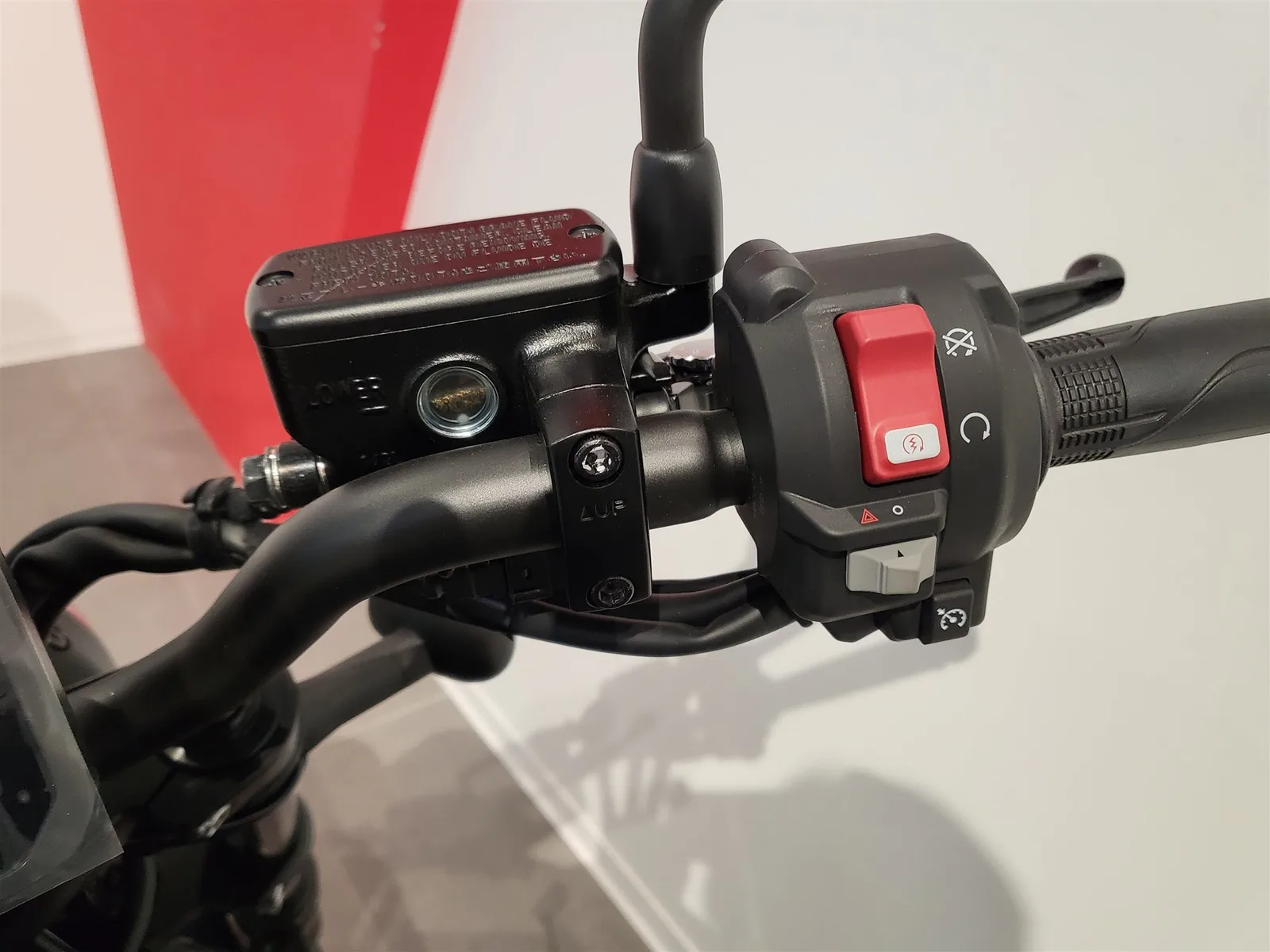 Honda CMX1100 Rebel Modell 2025, Tempomat