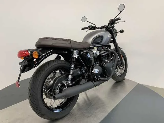 Triumph Bonneville T120 Black