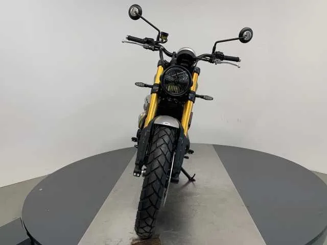 Triumph Scrambler 900