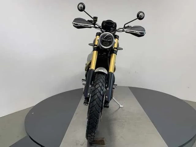 Triumph Scrambler 1200 XE