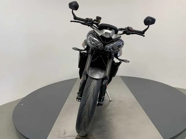 Triumph Street Triple RS