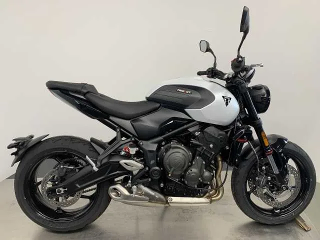 Triumph Trident 660