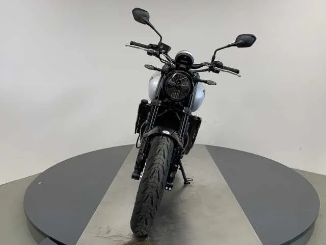 Triumph Trident 660