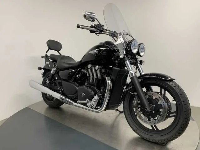 Triumph Thunderbird Storm
