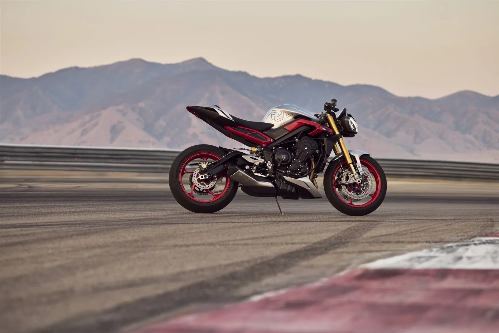 Triumph Street Triple 765 RX