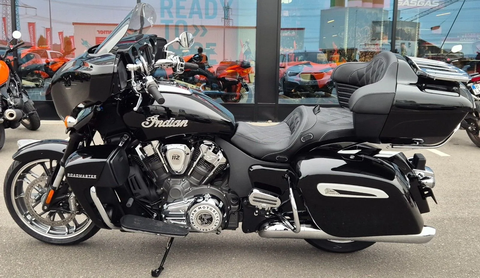 Indian Roadmaster Powerplus Limited with 112 Package