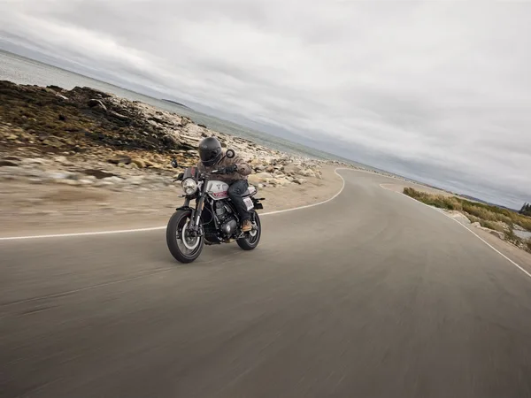Triumph Tracker 400
