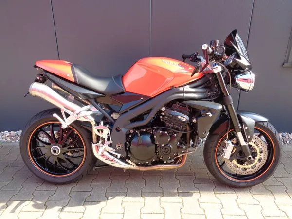 Triumph Speed Triple 1050