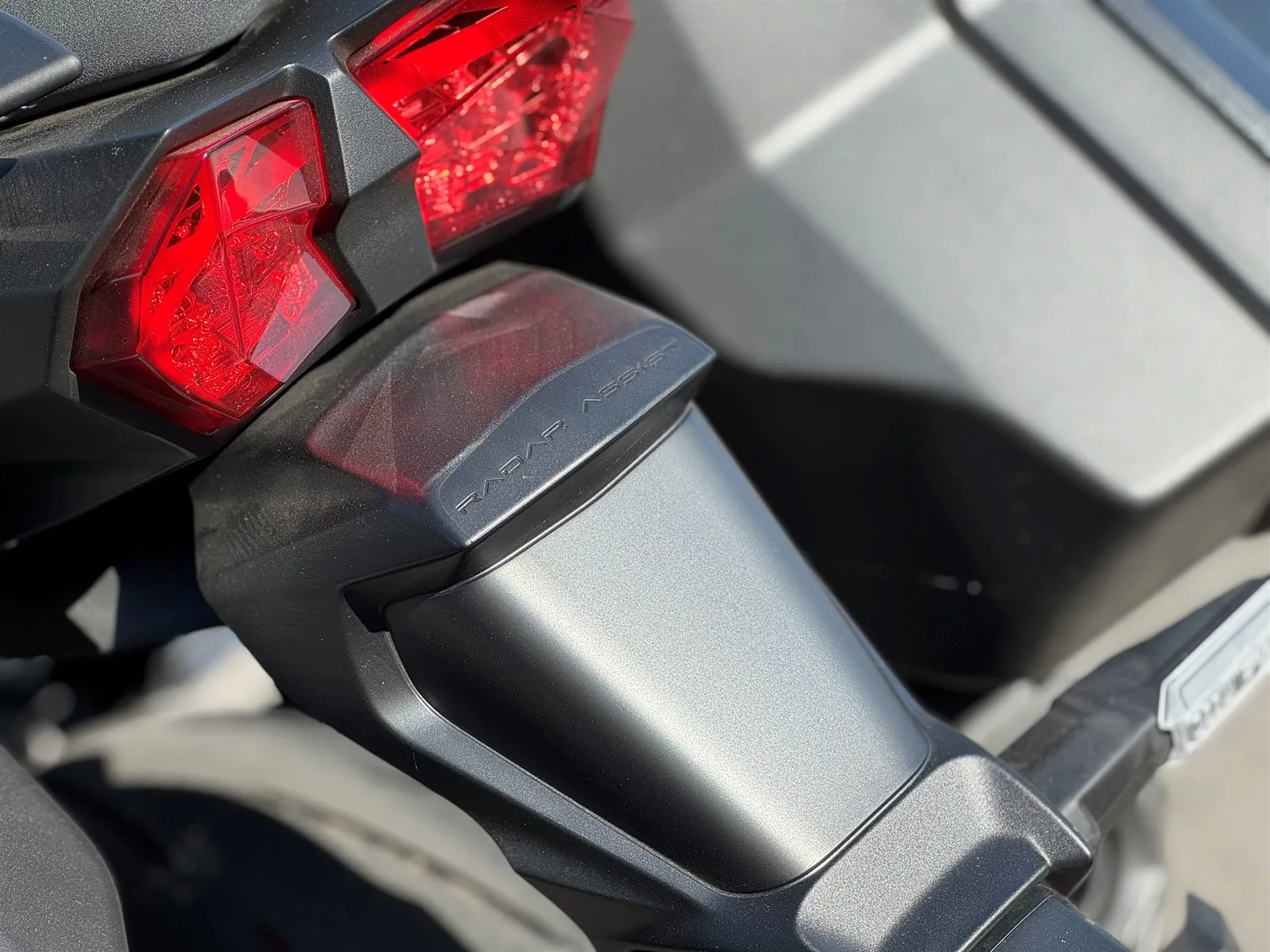Kawasaki Ninja H2 SX SE Erst 1.380 KM I Seitenkoffer-Set I Wie neu