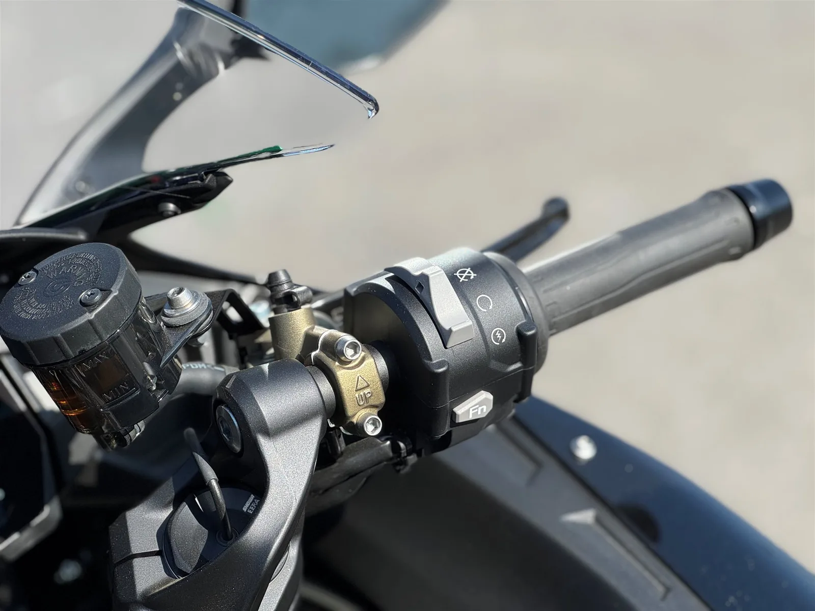 Kawasaki Ninja H2 SX SE Erst 1.380 KM I Seitenkoffer-Set I Wie neu
