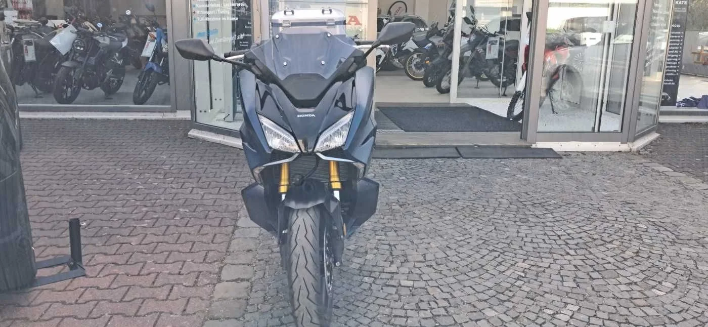 Honda Forza 750