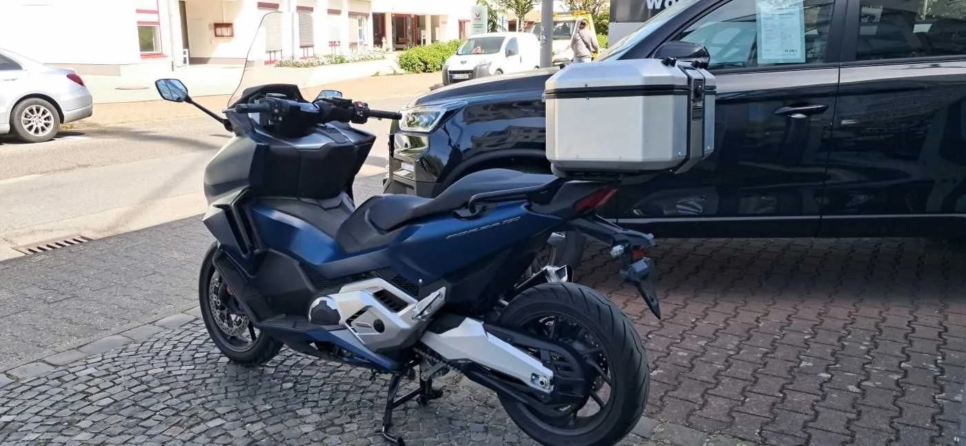 Honda Forza 750
